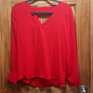 PRETTY! BLOUSE W/ cut out back detail!